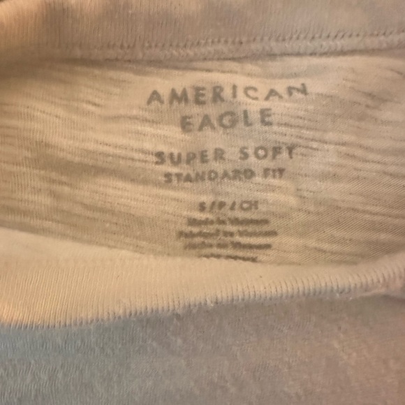American Eagle soft White T-Shirt - Picture 3 of 6